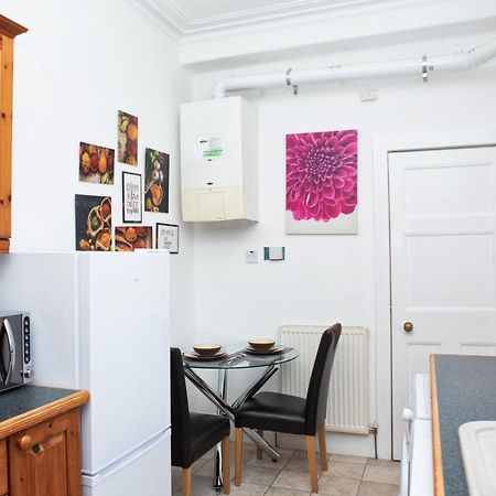 The Summit West End- Elegant Apartment With Free Parking In Prime Location Aberdeen Exterior photo