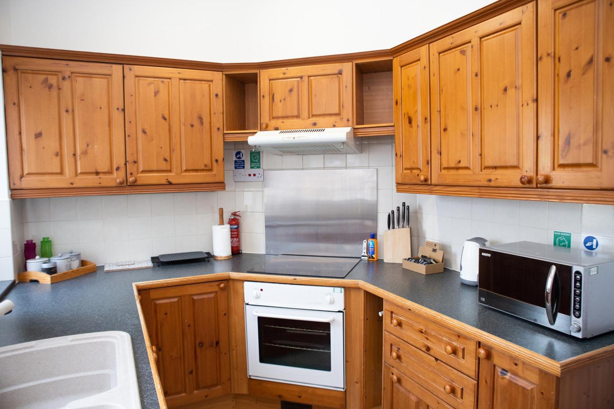 The Summit West End- Elegant Apartment With Free Parking In Prime Location Aberdeen Exterior photo