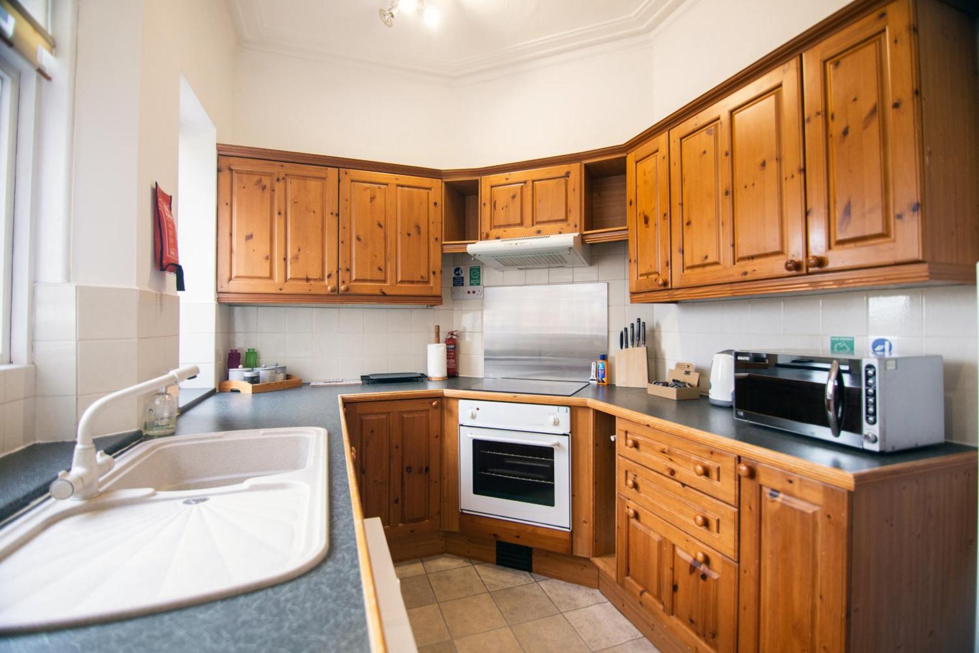The Summit West End- Elegant Apartment With Free Parking In Prime Location Aberdeen Exterior photo